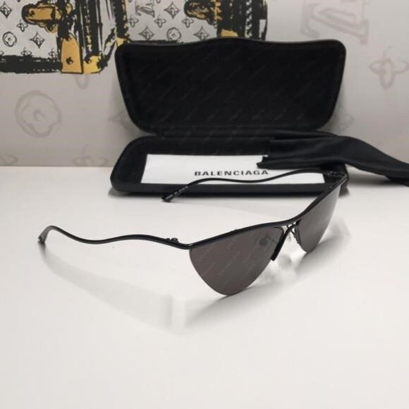 NEW AUTHENTIC Balenciaga Black Sunglasses BB0093s 001 main image 10